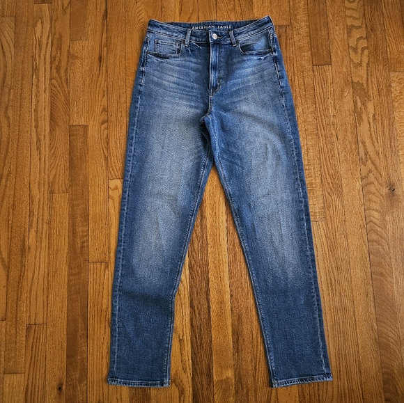 American Eagle Outfitters Denim - American Eagle Mom Jean- 6 X-Long